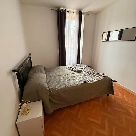 Charming In A Great Location Appartement