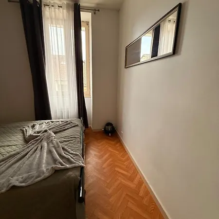 Apartment Charming In A Great Location *